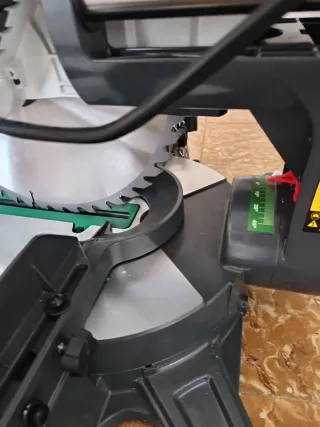 Sierra ingletadora profesional