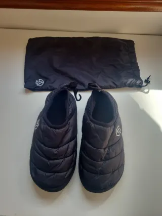 Zapatillas acolchadas negras + bolsa