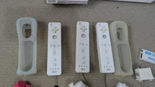 Nintendo Wii Blanca con Accesorios