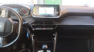 Peugeot 2008 2022,110CV, NAVEGADOR,6 VELOCIDADES