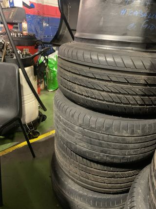 4 Llantas Mercedes con neumaticos 18”