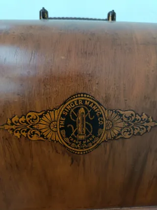 Máquina de coser Singer antigua