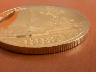 Moneda París Torre Eiffel Dorada