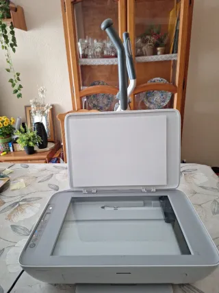 Impresora HP DeskJet 272e casi nueva