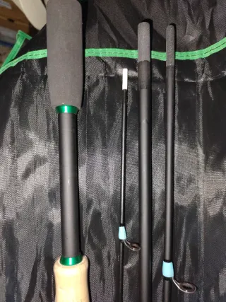 Caña de pescar GHOSTDA 180. Cuatro tramos.