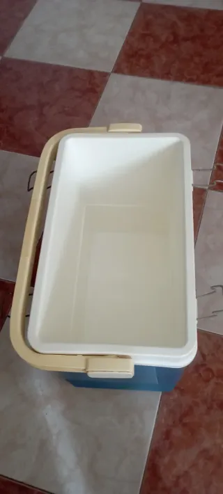 Nevera Curver Azul y blanco