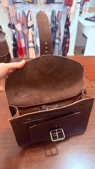 Bolso artesanal de cuero
