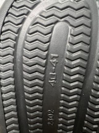 Chanclas divertidas con cara de rana