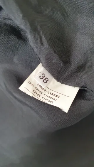 Chaqueta negra con detalles