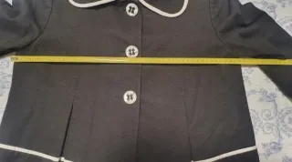 Chaqueta negra con detalles