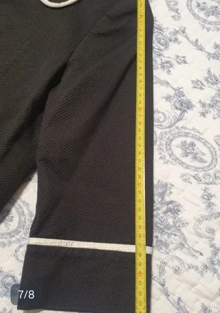 Chaqueta negra con detalles