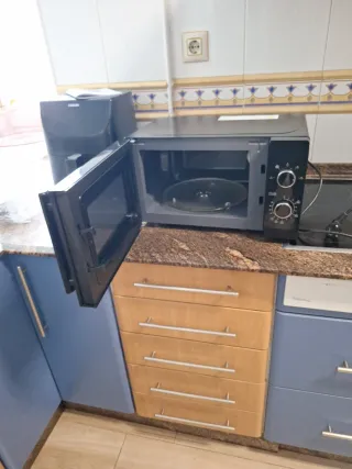 Microondas 20 el reloj va para atras a veces