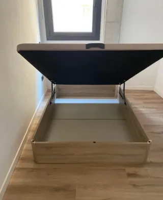 Canapés + bases tapizadas + somieres + Colchones