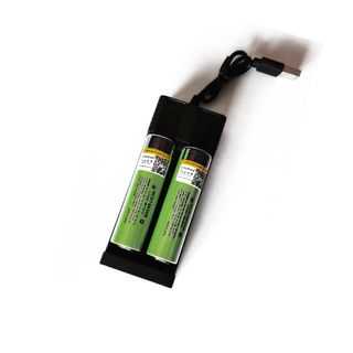 CARGADOR + 2 BATERÍAS DE LITIO 18650 (NUEVO)