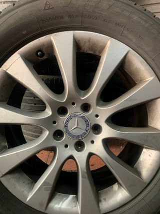 Llantas 18” con Neumáticos Mercedes