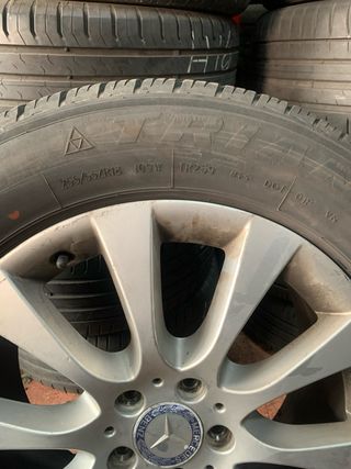 Llantas 18” con Neumáticos Mercedes