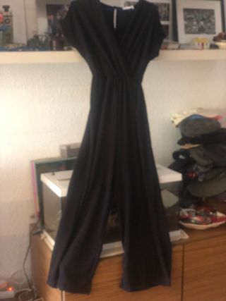 Mono de poliéster negro mujer