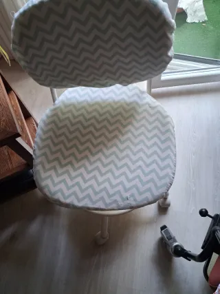 Silla giratoria infantil elevable