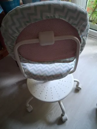 Silla giratoria infantil elevable