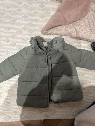 Abrigos niñas talla 12 meses.