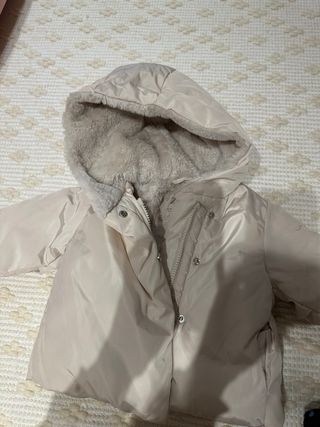 Abrigos niñas talla 12 meses.