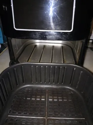 Freidora de aire negra