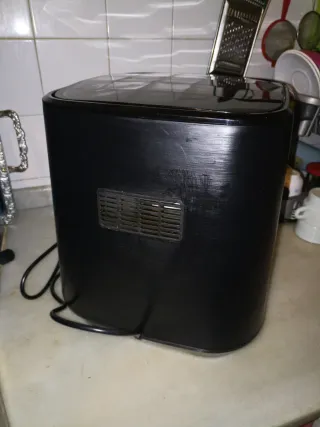 Freidora de aire negra