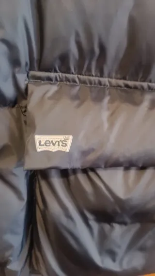 Chaleco Levi's Negro Plumas