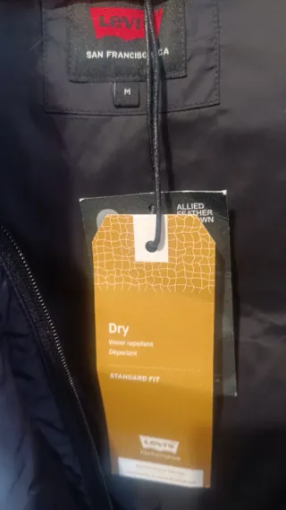 Chaleco Levi's Negro Plumas