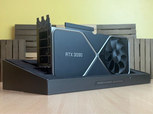 NVIDIA GeForce RTX 3090 Founders Edition