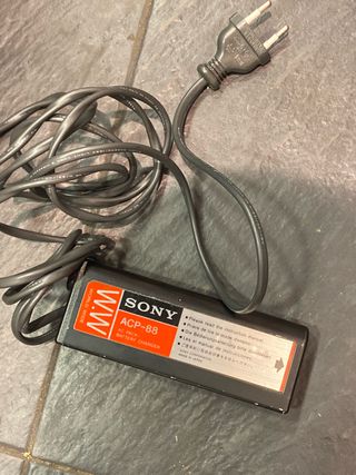 Caricabatterie Sony ACP-88