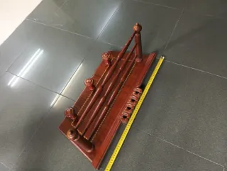 Perchero de madera antiguo