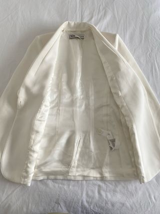 Conjunto blanco americana y pantalón | Zara