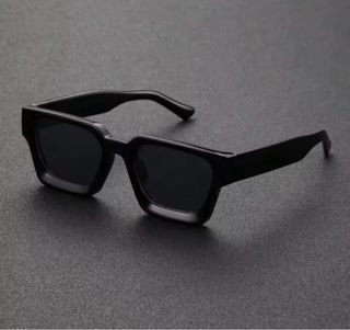 Gafas de sol negras