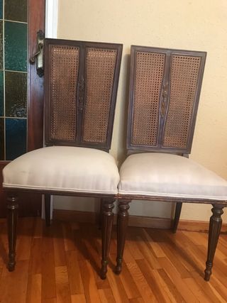 Juego de 2 Sillas con Respaldo de Rattan