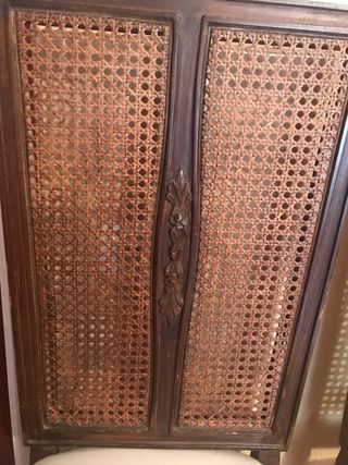 Juego de 2 Sillas con Respaldo de Rattan