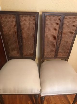 Juego de 2 Sillas con Respaldo de Rattan