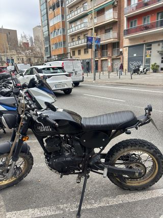 Leonart Tracker 2023 Negra