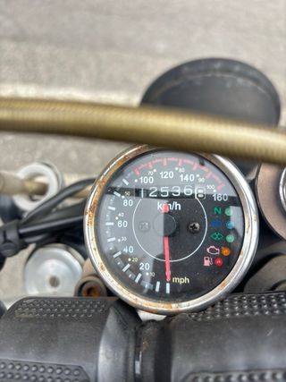 Leonart Tracker 2023 Negra