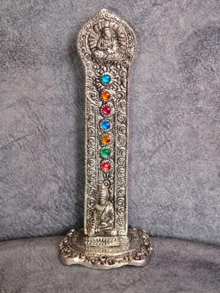 Porta-incensos Buda Chakras com Pedras Coloridas