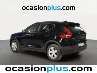Volvo XC40 T2 Momentum Core 95 kW (129 CV)