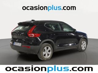Volvo XC40 T2 Momentum Core 95 kW (129 CV)