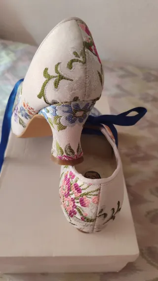 Traje de Fallera siglo XVIII Blanco/plata completo