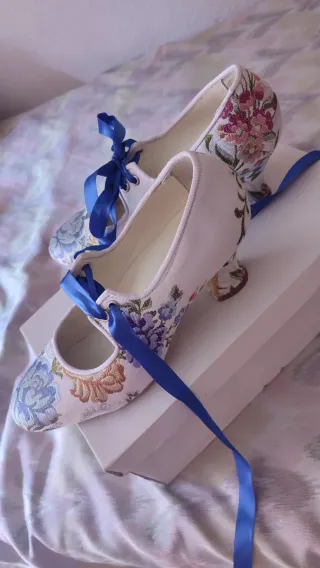 Traje de Fallera siglo XVIII Blanco/plata completo