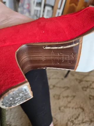 Zapatos de flamenco rojos