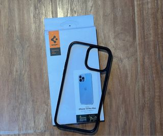 Cover iPhone 13 Pro Max trasparente e nera