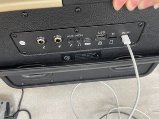 Máquina Karaoke L400 + 2 Micrófonos