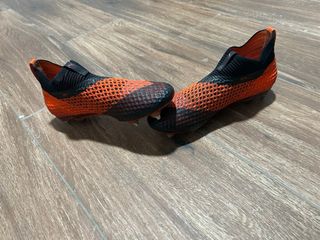 Botas de fútbol Puma Talla 43 precio negociable