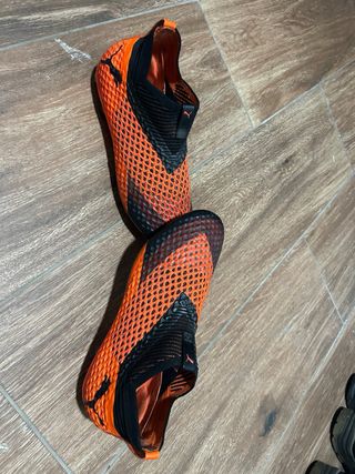 Botas de fútbol Puma Talla 43 precio negociable