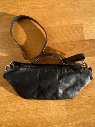 Riñonera Scalpers Negra Piel